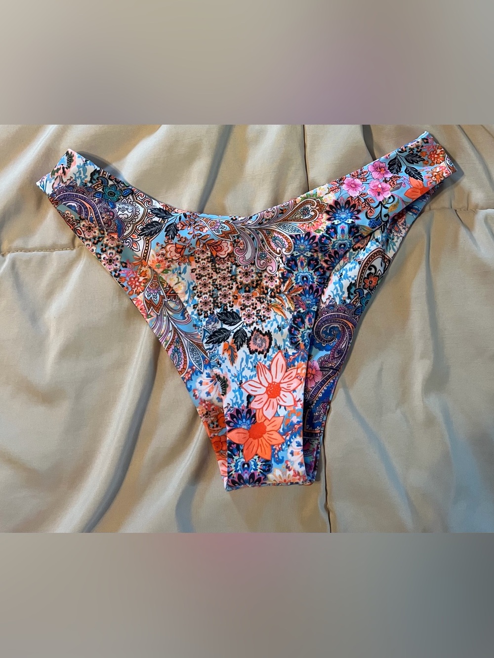Lexi Hidalgo x Kulani Kinis Cheeky V Bikini Bottom in Spellbound